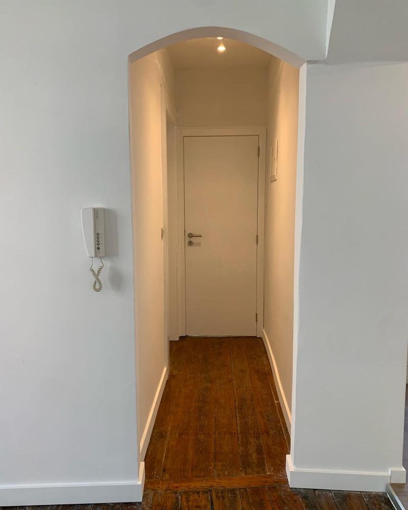 portes-bois-blanches-parquet-bois