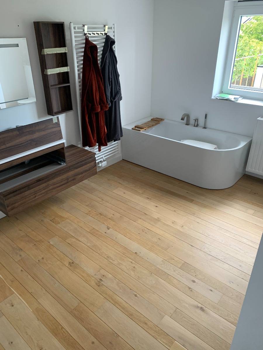 parquet-bois-salle-de-bain-meubles-bois