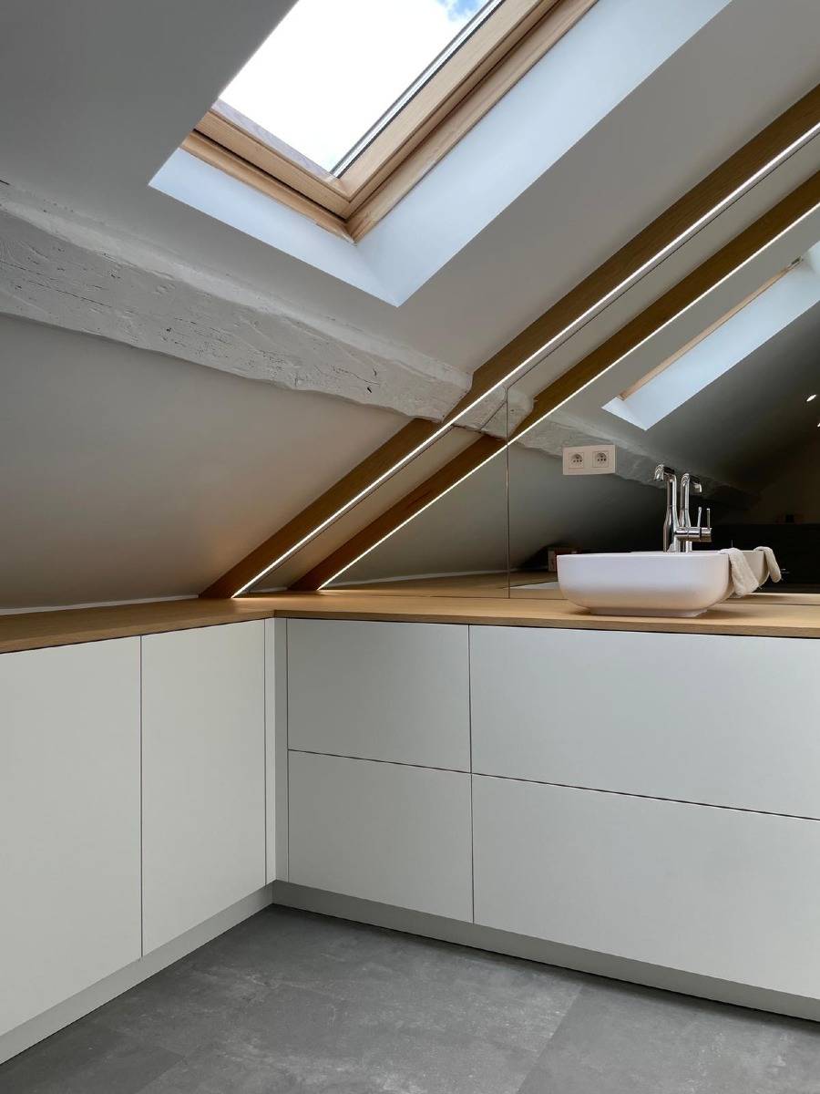 meubles-sur-mesure-salle-deau-bois-blanc