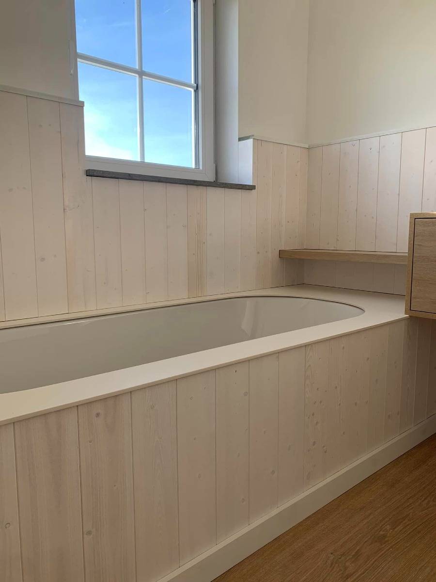 bardage-bois-baignoire-murs